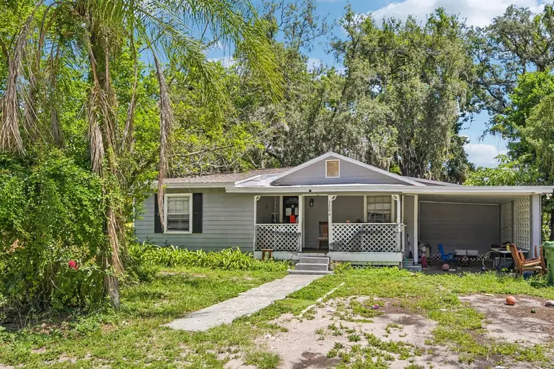 1504 E 99th Ave, FL