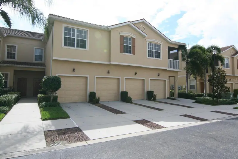 3757 Parkridge Cir #5-106, FL
