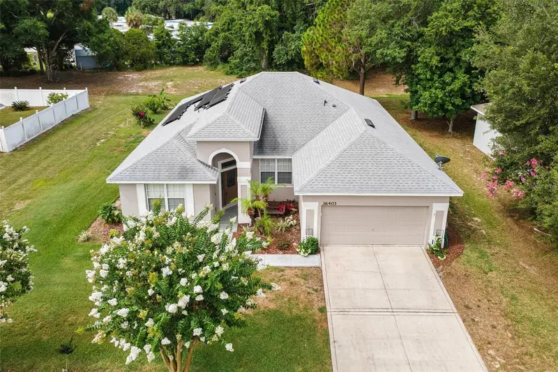 36403 Grand Island Oaks Cir, FL