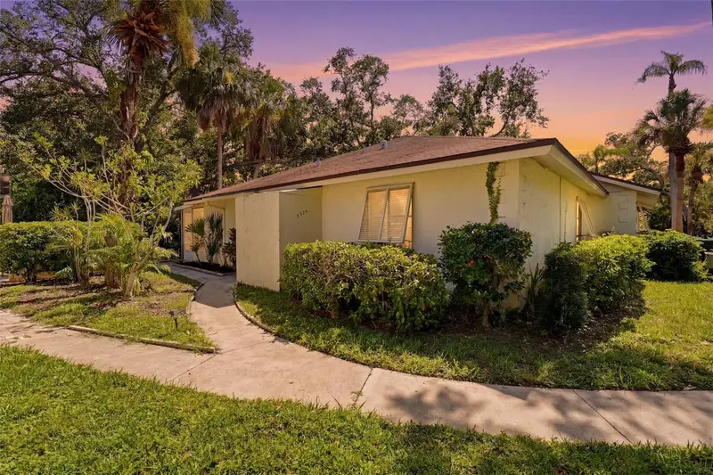 5324 Royal Palm Ave #5324, FL