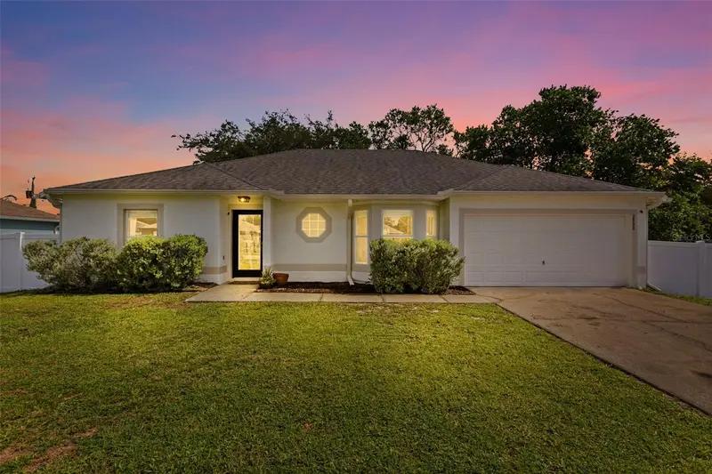 Deltona Lakes pending