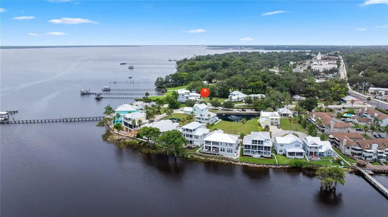 101 Yacht Club Pt, FL