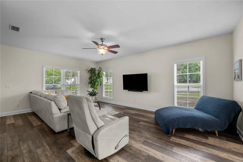101 Yacht Club Pt, FL