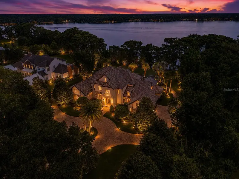 680 Lake Mills Rd, FL