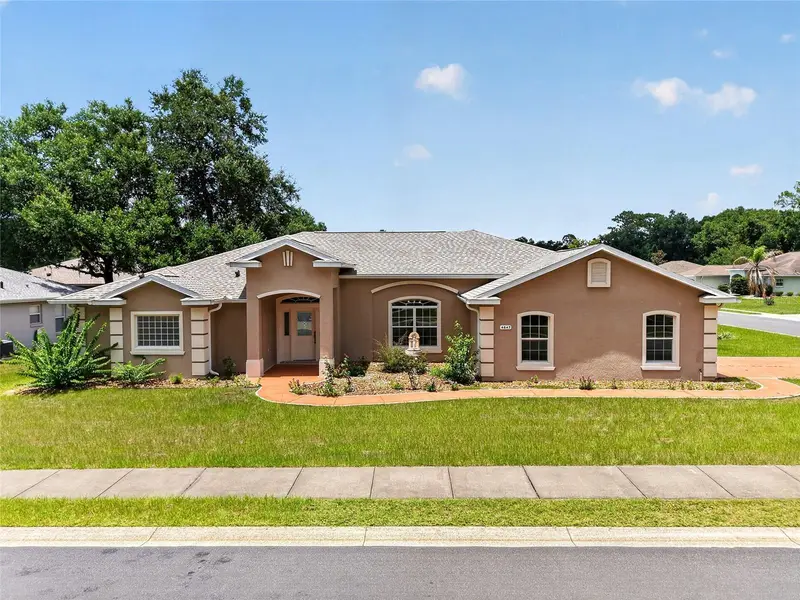 4647 Ne 15th St, FL