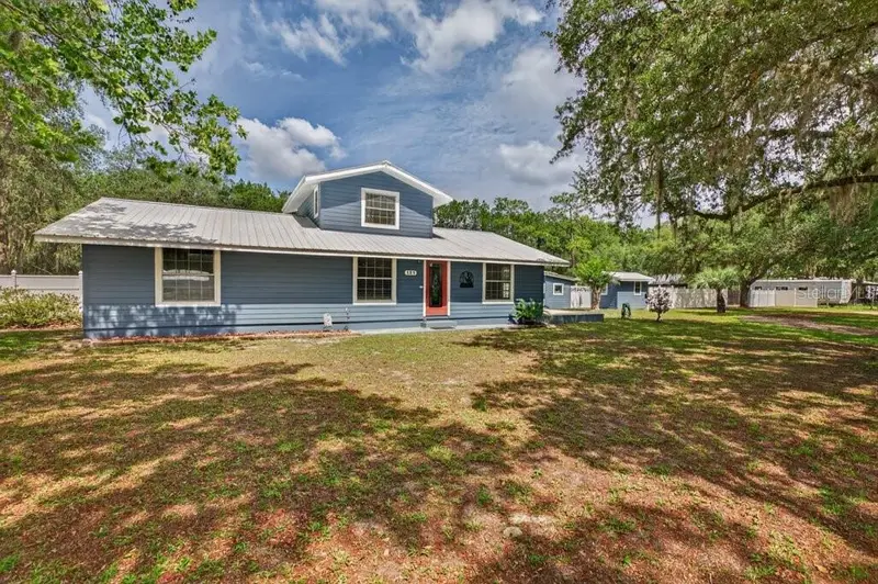 121 Daren Dr E, FL