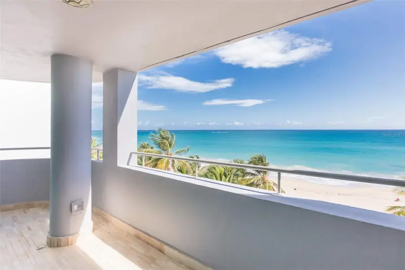 59 Kings Court #601, PR