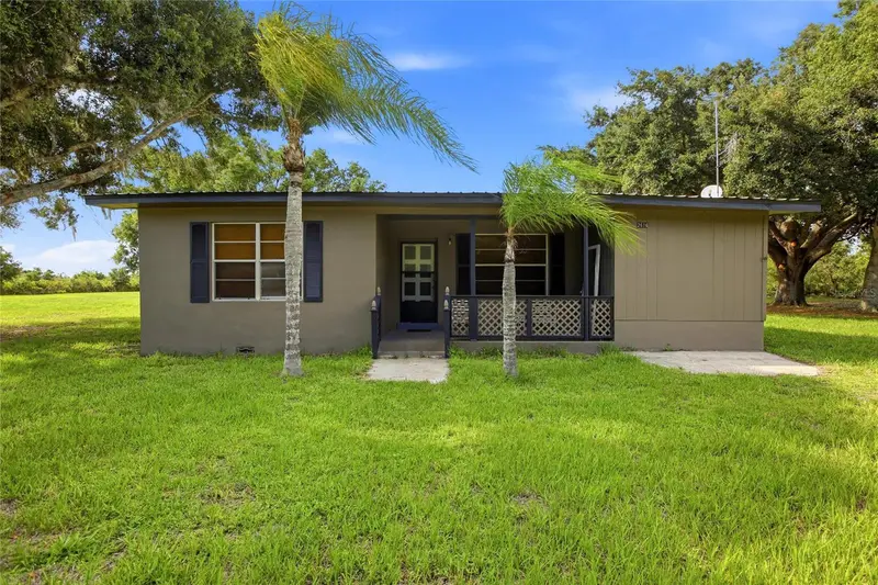 2616 Hacienda Dr, FL