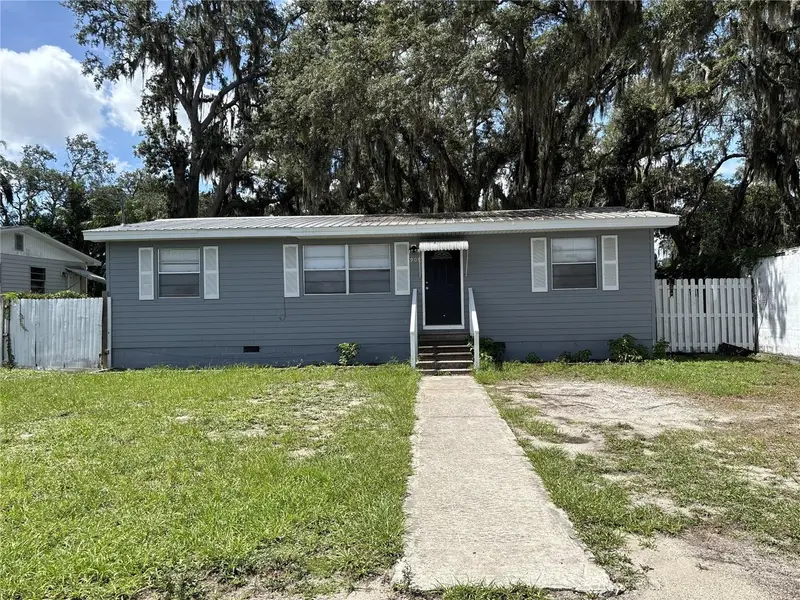 909 W Circle St, FL