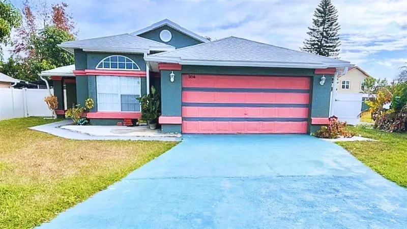 208 Coral Reef Cir, FL