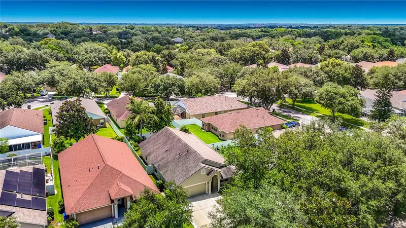 805 Lesa Glen Pl, FL