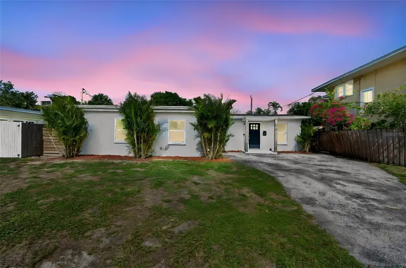 3927 Huntington St Ne, FL