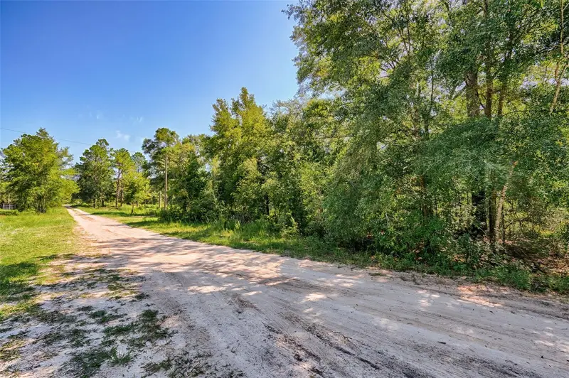 000 Ne 82nd Pl, FL