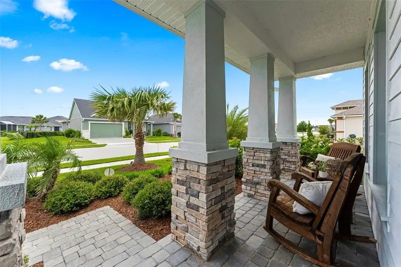 257 Mosaic Blvd, FL