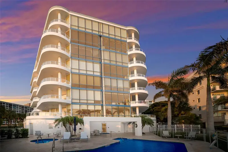 136 Golden Gate Pt #602, FL