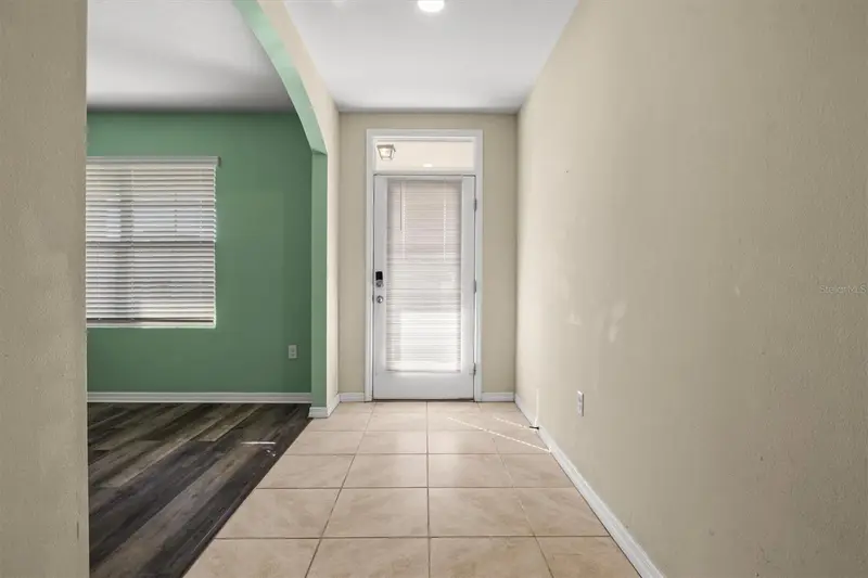 323 Harbour Way, FL