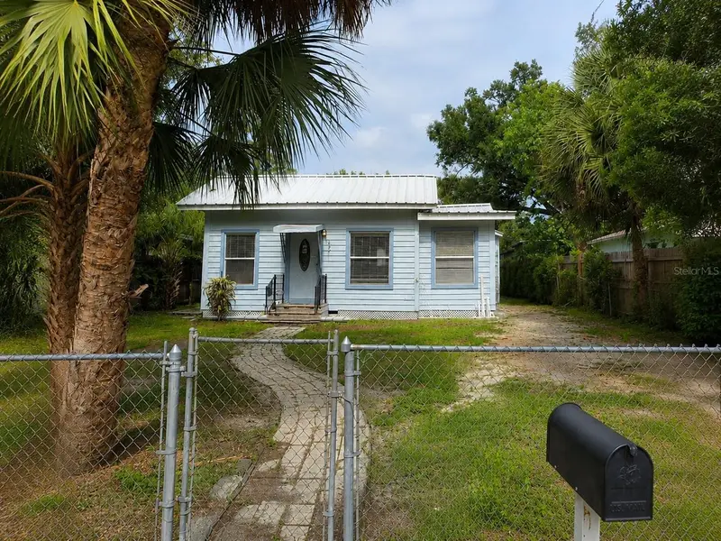 8211 N 10th St, FL