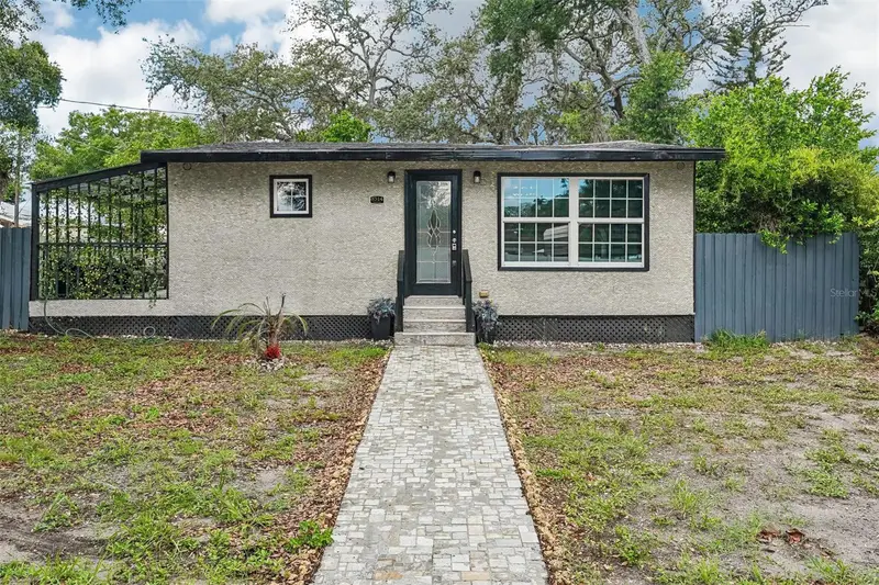 8514 N Branch Ave, FL