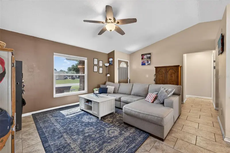 504 Sandpiper Ct, FL