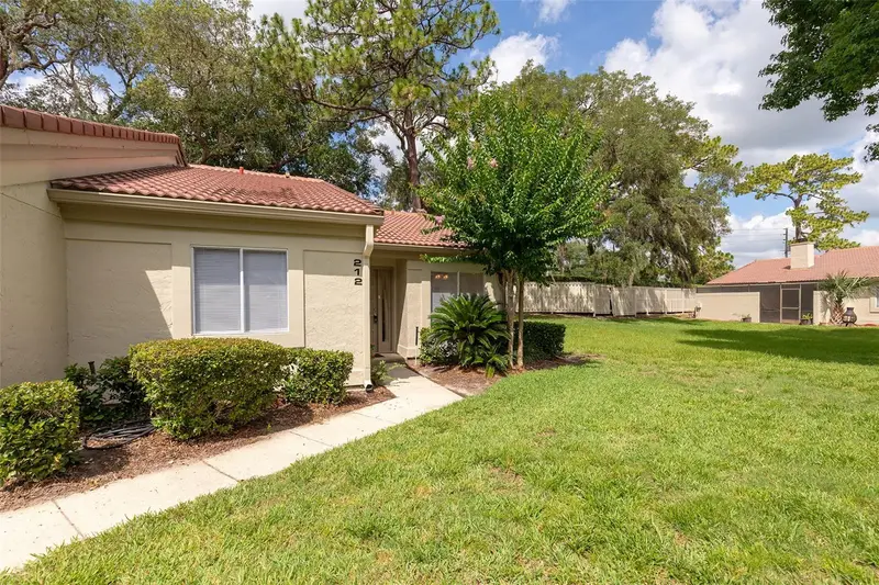 212 W Sabal Palm Pl #212, FL
