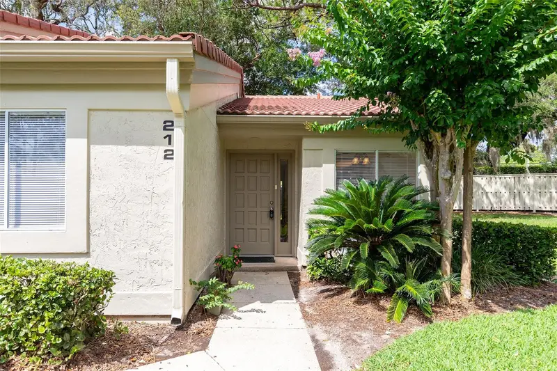 212 W Sabal Palm Pl #212, FL