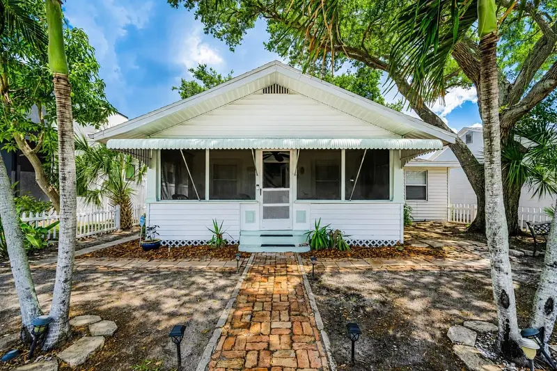 3829 2nd Ave N, FL