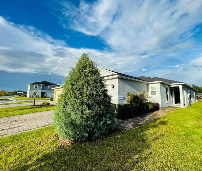 2818 Sanctuary Dr, FL