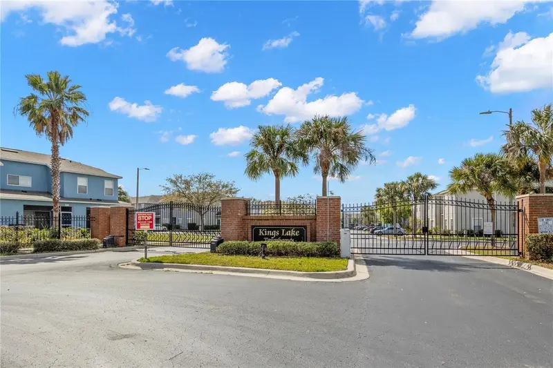 13137 Kings Crossing Dr, FL