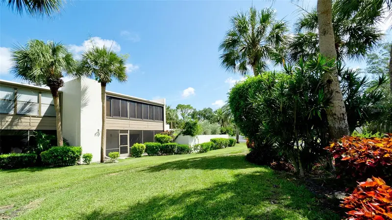 507 Lakeside Dr #507, FL