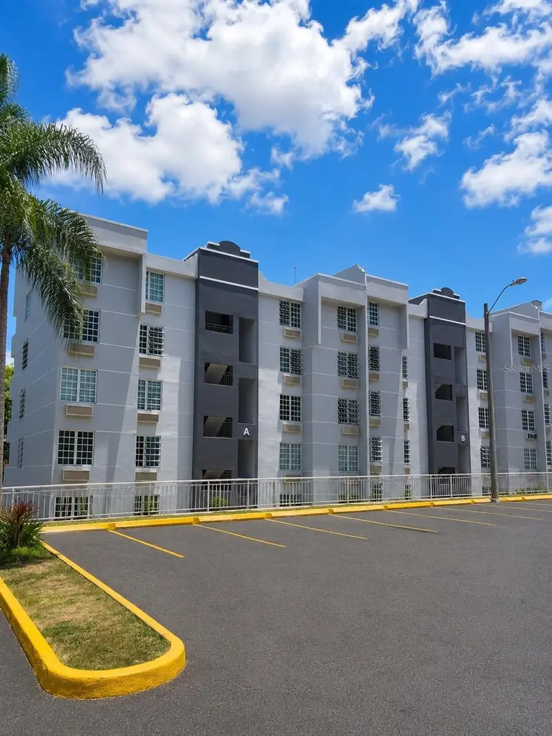 Cond Vista Serena Vista Serena #A302, PR