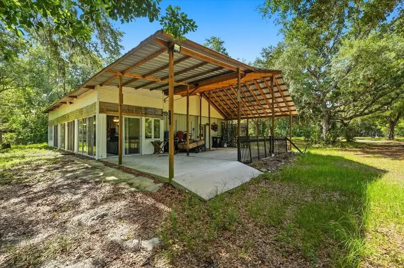 1425 Pioneer Dr, FL