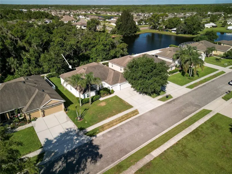 695 Grape Ivy Ln, FL