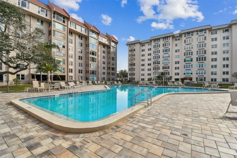 620 Edgewater Dr #204, FL