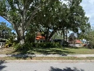 219 24 St W, FL