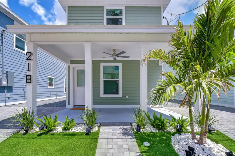 218 8th Avenue Dr W, FL