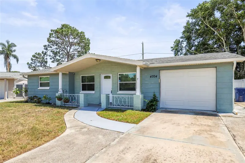 4704 Koala Dr, FL