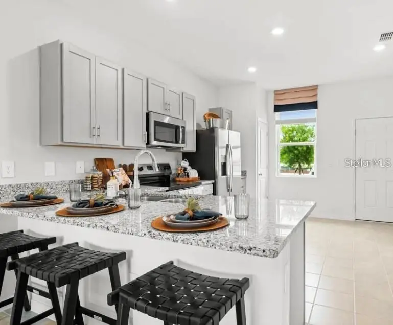 2852 Skyline Loop, FL