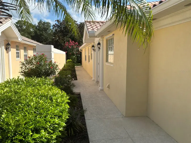 8004 Camminare Dr, FL