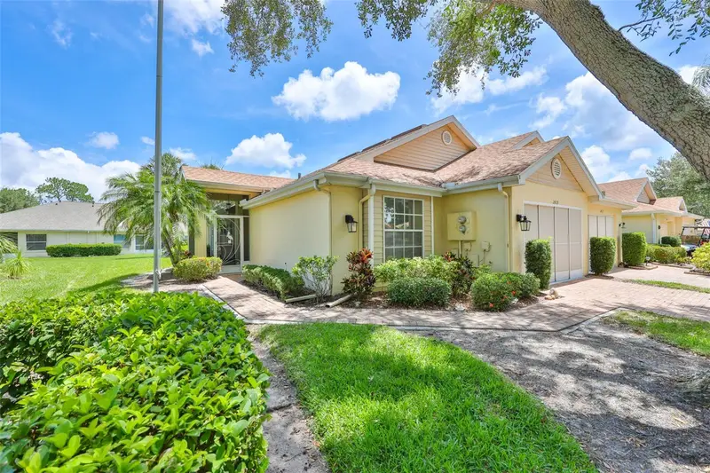 2429 New Haven Cir, FL