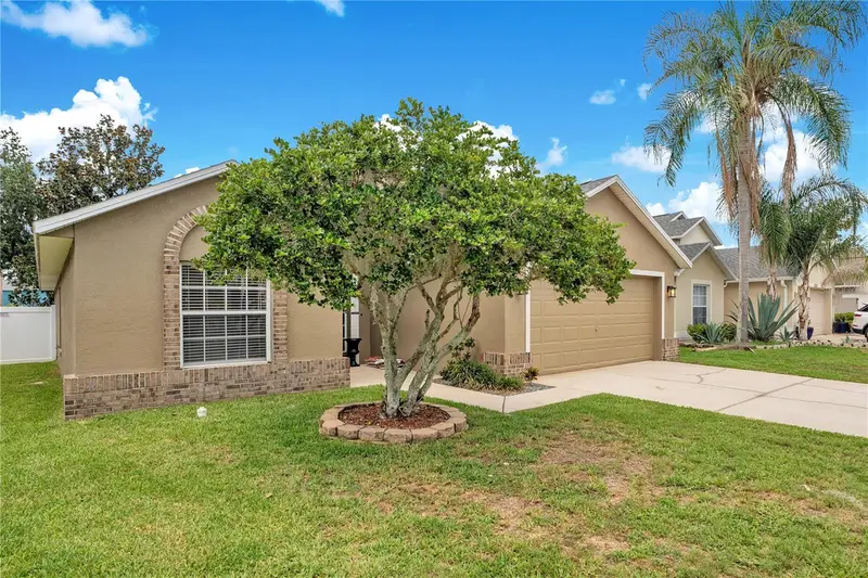 2704 Redwood St, FL