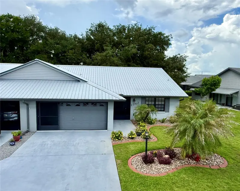 1742 W Orangewood Pl, FL