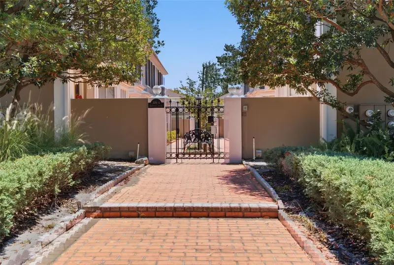 308 S Bungalow Park Ave #D, FL