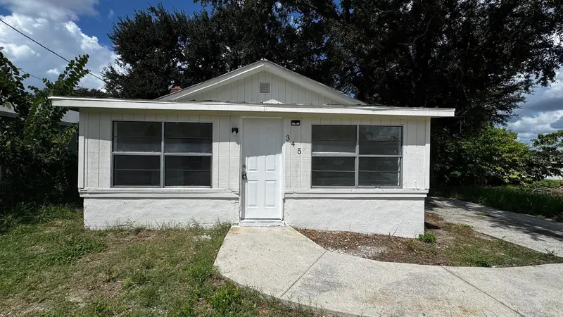 345 Avenue P Ne, FL