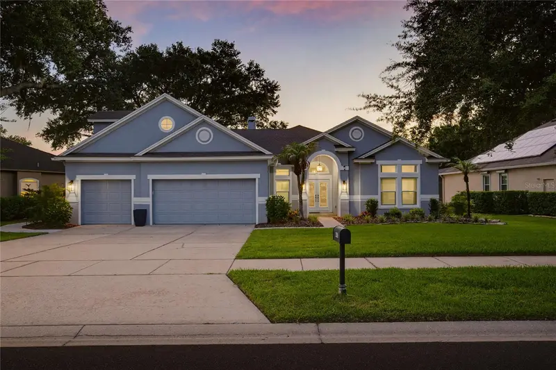 330 English Lake Dr, FL