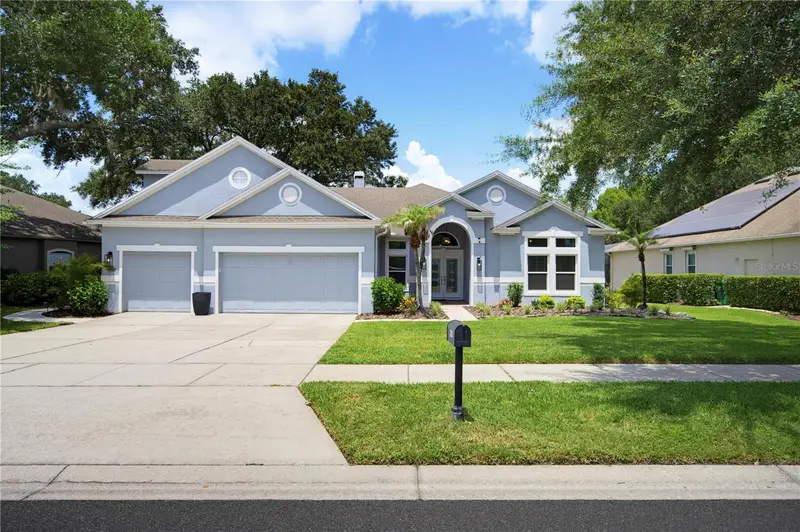 330 English Lake Dr, FL