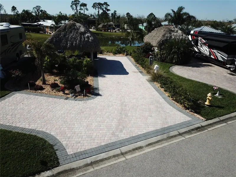 3258 Red Tail Hawk Dr, FL