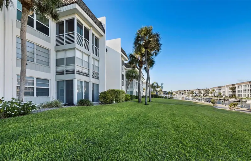 4350 Chatham Dr #105, FL