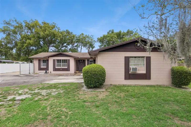 8006 Montezuma Trl, FL