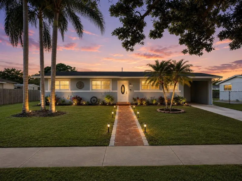 1029 W Country Club Cir, FL