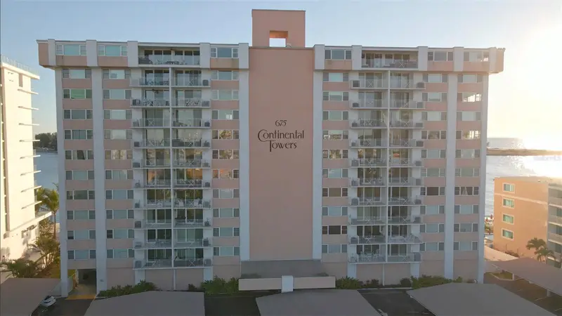 675 S Gulfview Blvd #606, FL